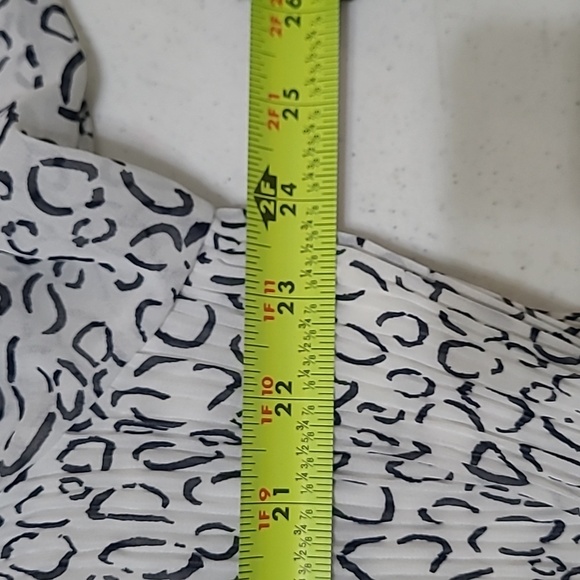 Nine West Black & White Abstract Polka-dot Pleated Blouse size XL - Picture 8 of 9